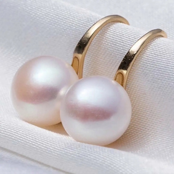 White Pearl Silver or Gold Elegant Luxury Sophisticated Dangly Hook Earrings - Picture 3 of 16